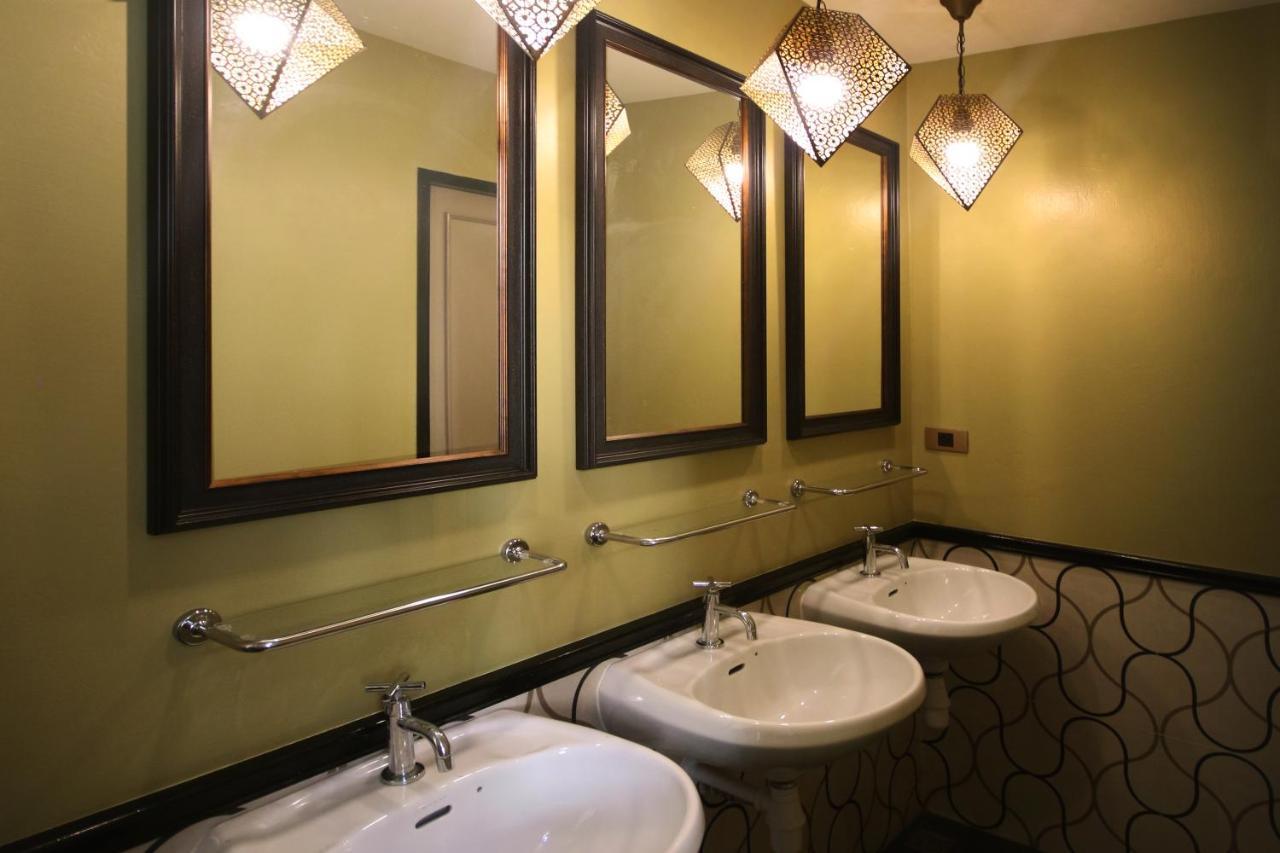 Siam Colors Hostel Банкок Екстериор снимка