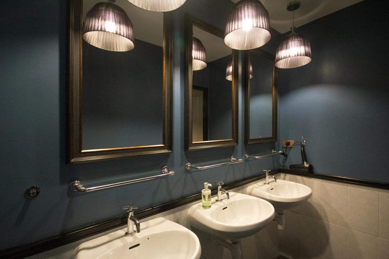 Siam Colors Hostel Банкок Екстериор снимка