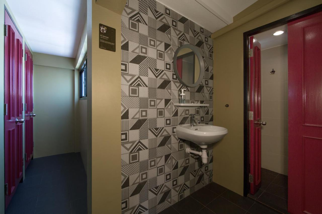 Siam Colors Hostel Банкок Екстериор снимка